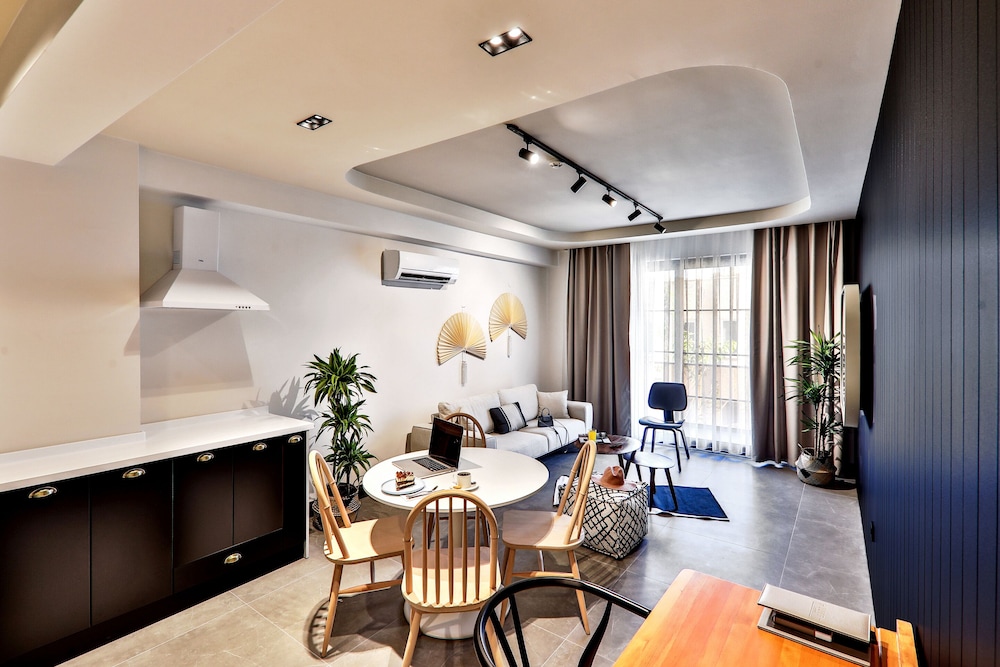 Family Suite, 2 Bedrooms, Balcony photo 2