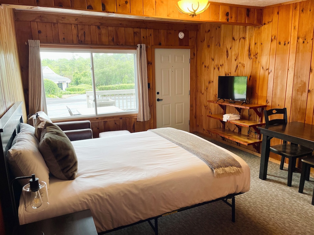 Standard Room, 1 Queen Bed photo 1