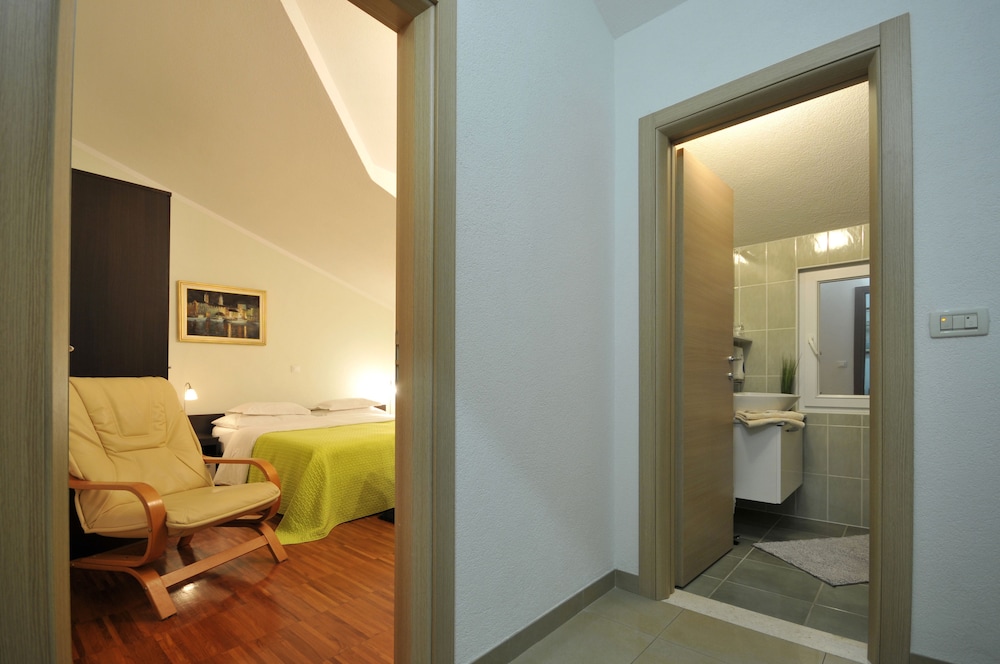 Double Room, Balcony - Photo 15