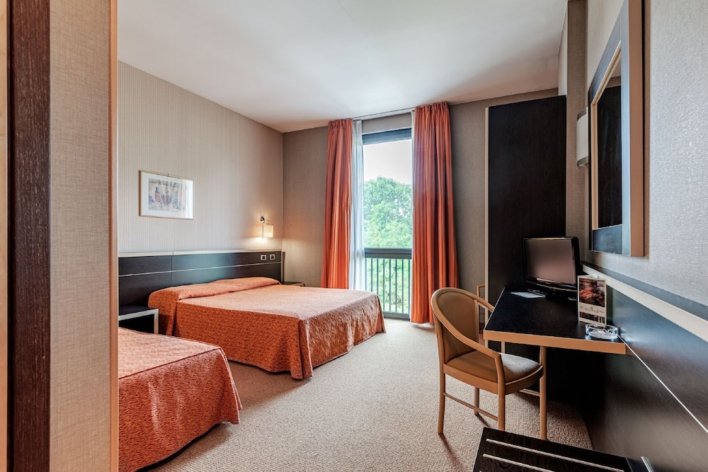 Deluxe Triple Room - Photo 4
