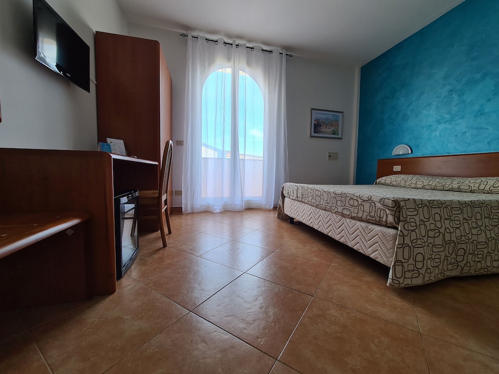 Classic Double or Twin Room, Balcony