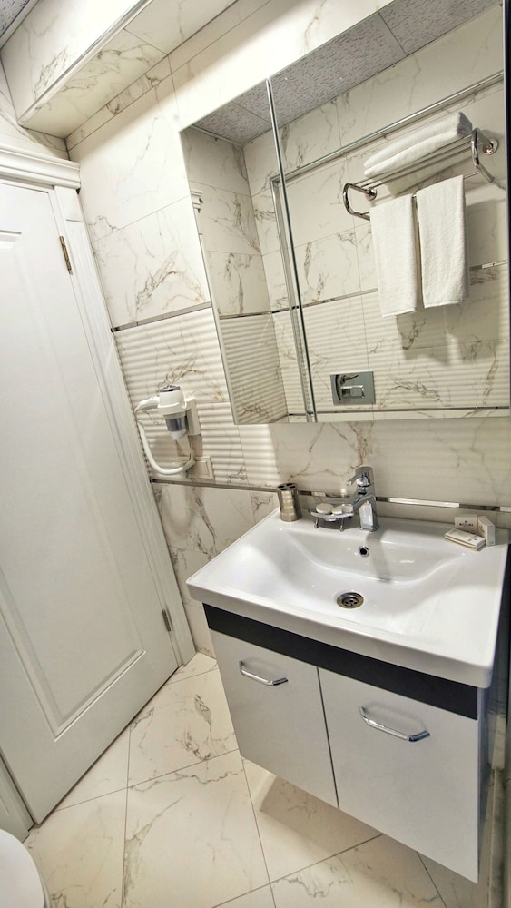 Standard Double Room - Basement Floor photo 3