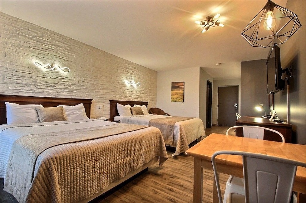 Standard Room, 2 Queen Beds photo 2