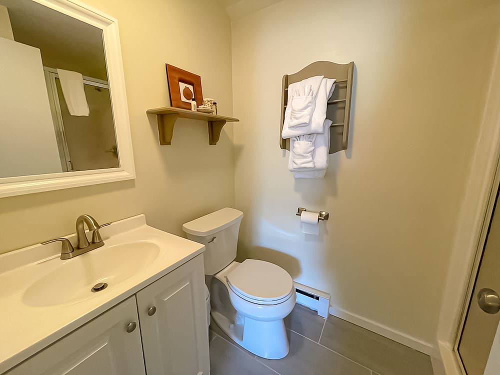 Standard Room, 1 Bedroom, Private Bathroom photo 3