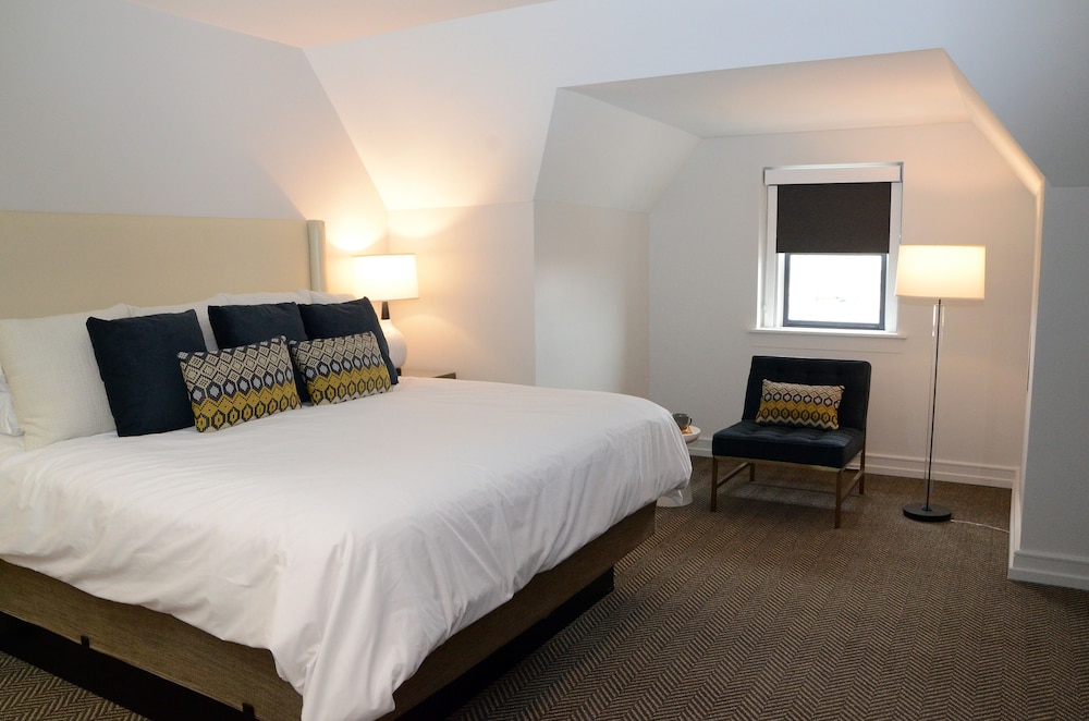 Executive Suite, 1 King Bed with Sofa bed photo 1