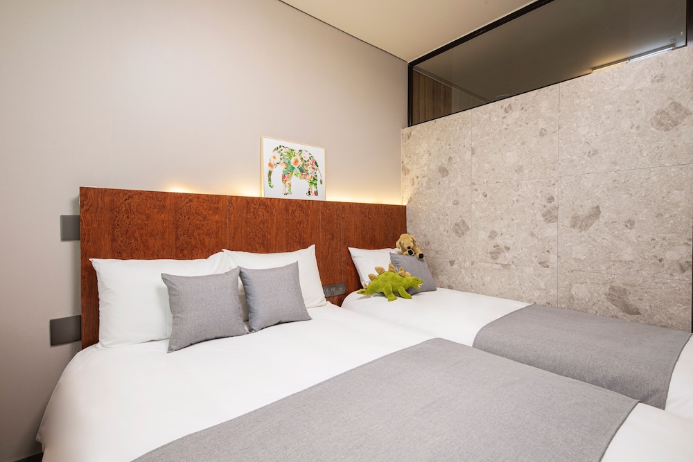 Double Room + 1 Extra Bed (Bathtub) - Photo 2