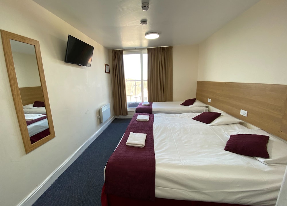 Standard Triple Room, Multiple Beds, Non Smoking, City View