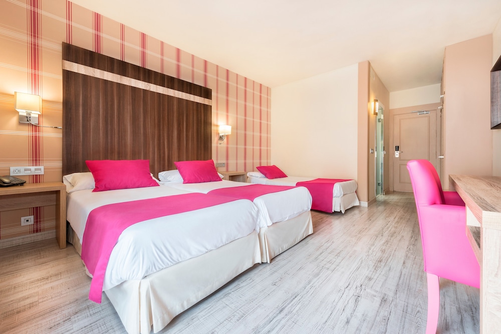 Superior Room, Pool View