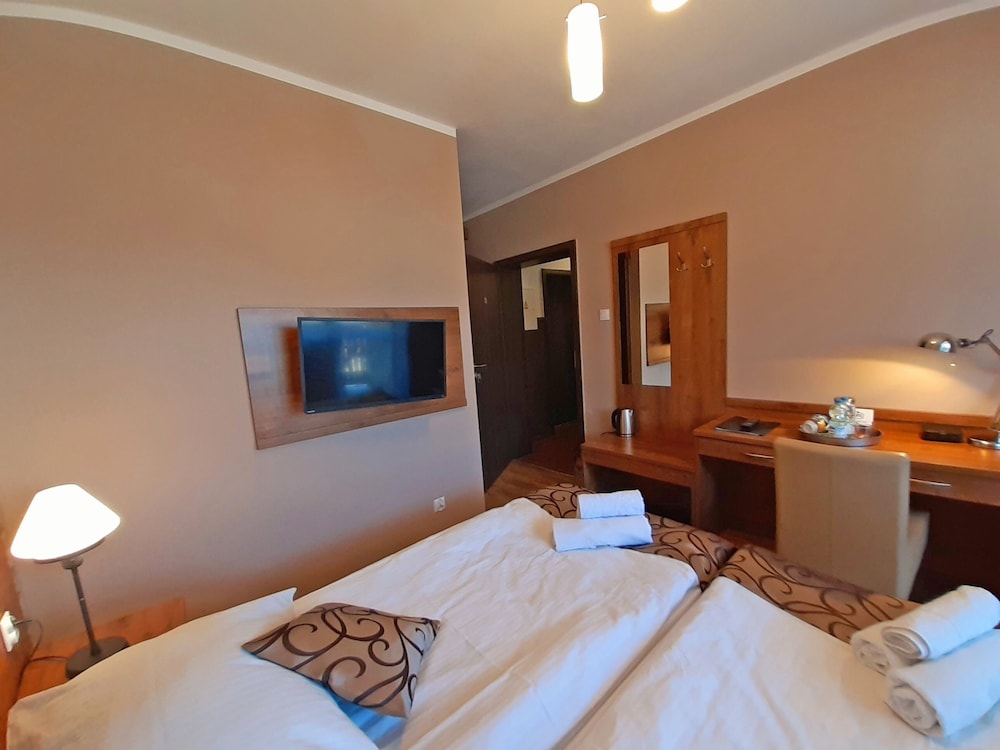 Double or Twin Room (4) photo 3