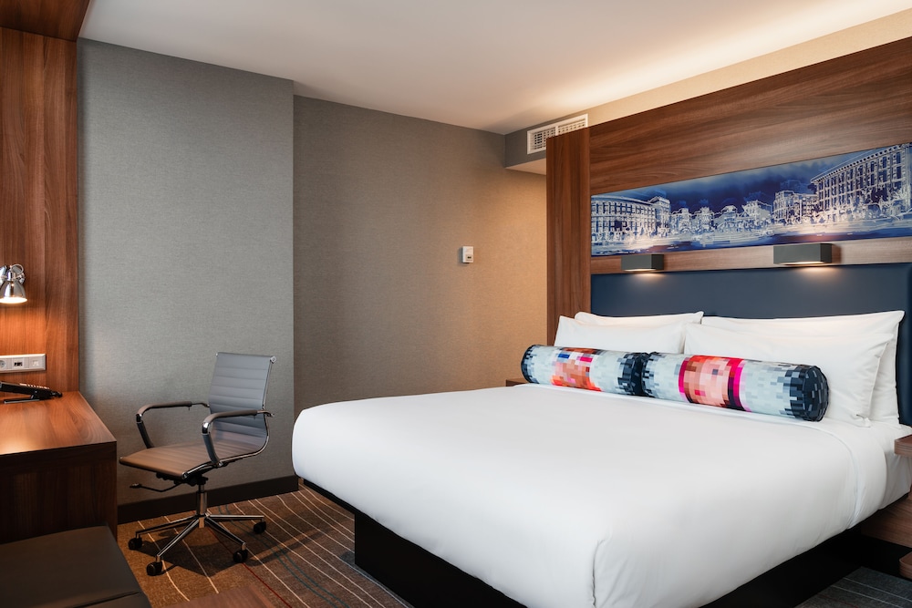 Superior Sky King Double Room, City view, Single use photo 1