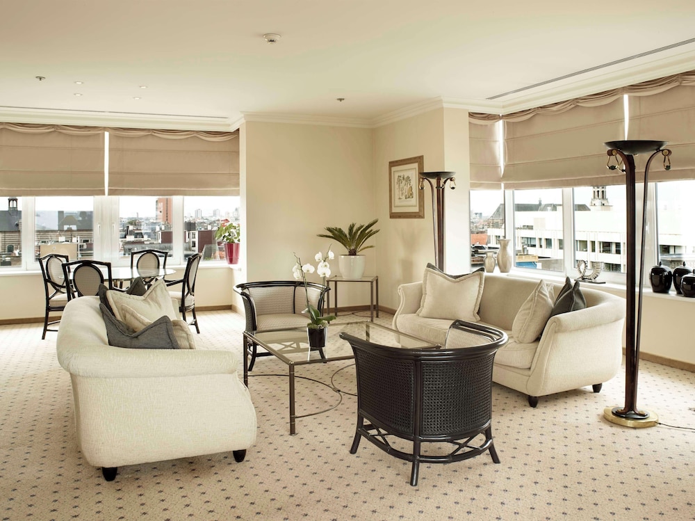 Presidential Suite (Duplex, Royal Sinjoor) thumbnail 6