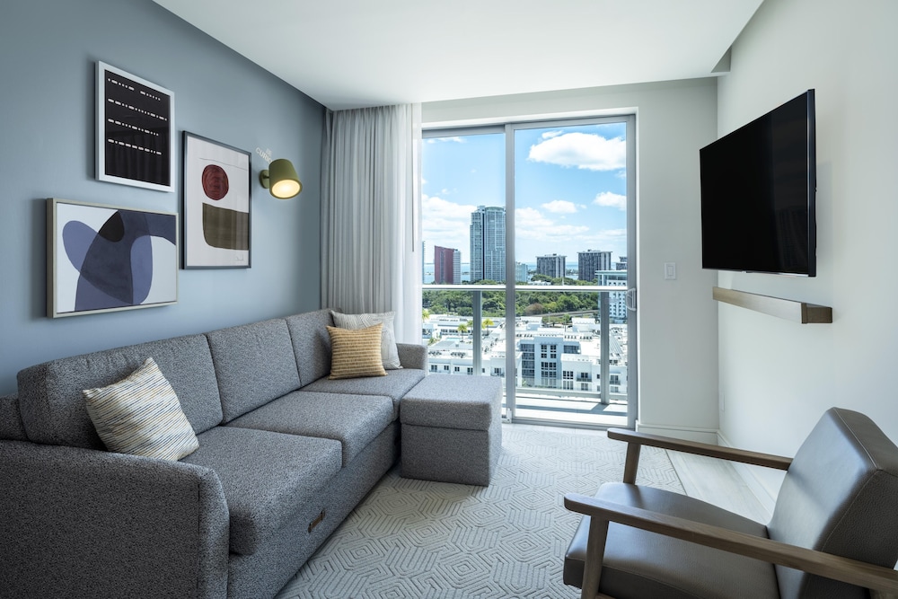 Suite, 1 Bedroom, Balcony (High Floor) photo 3