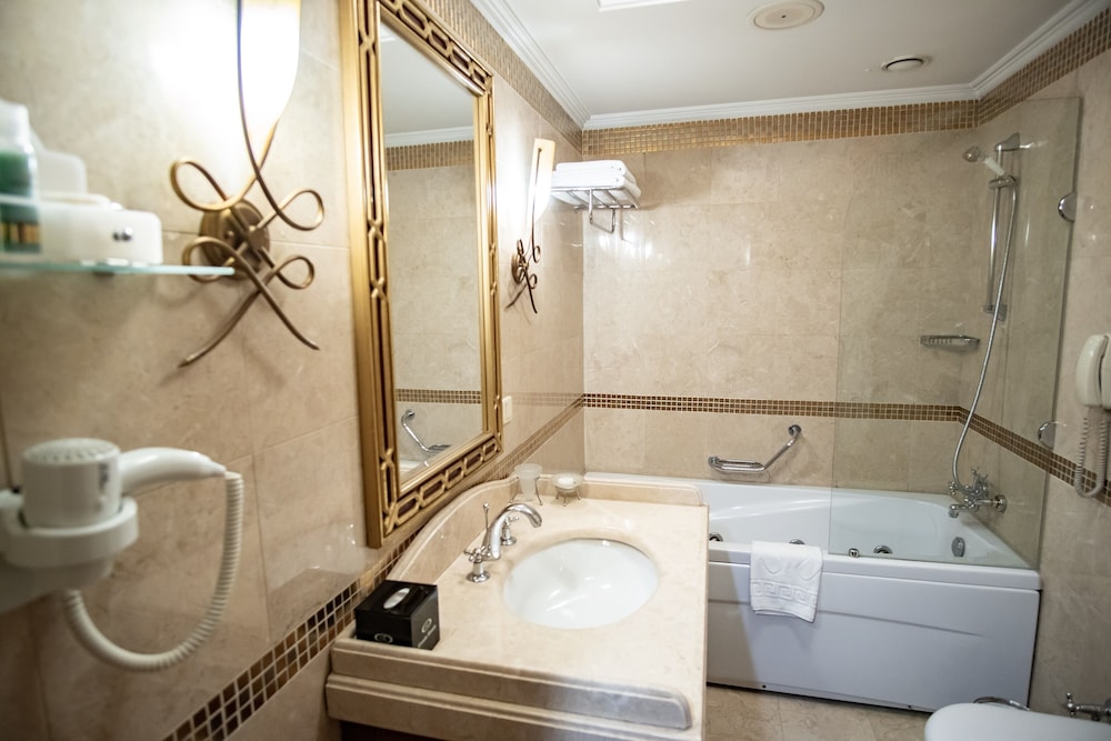 Deluxe Twin Room photo 3