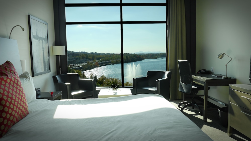 Executive Loft - Photo 1