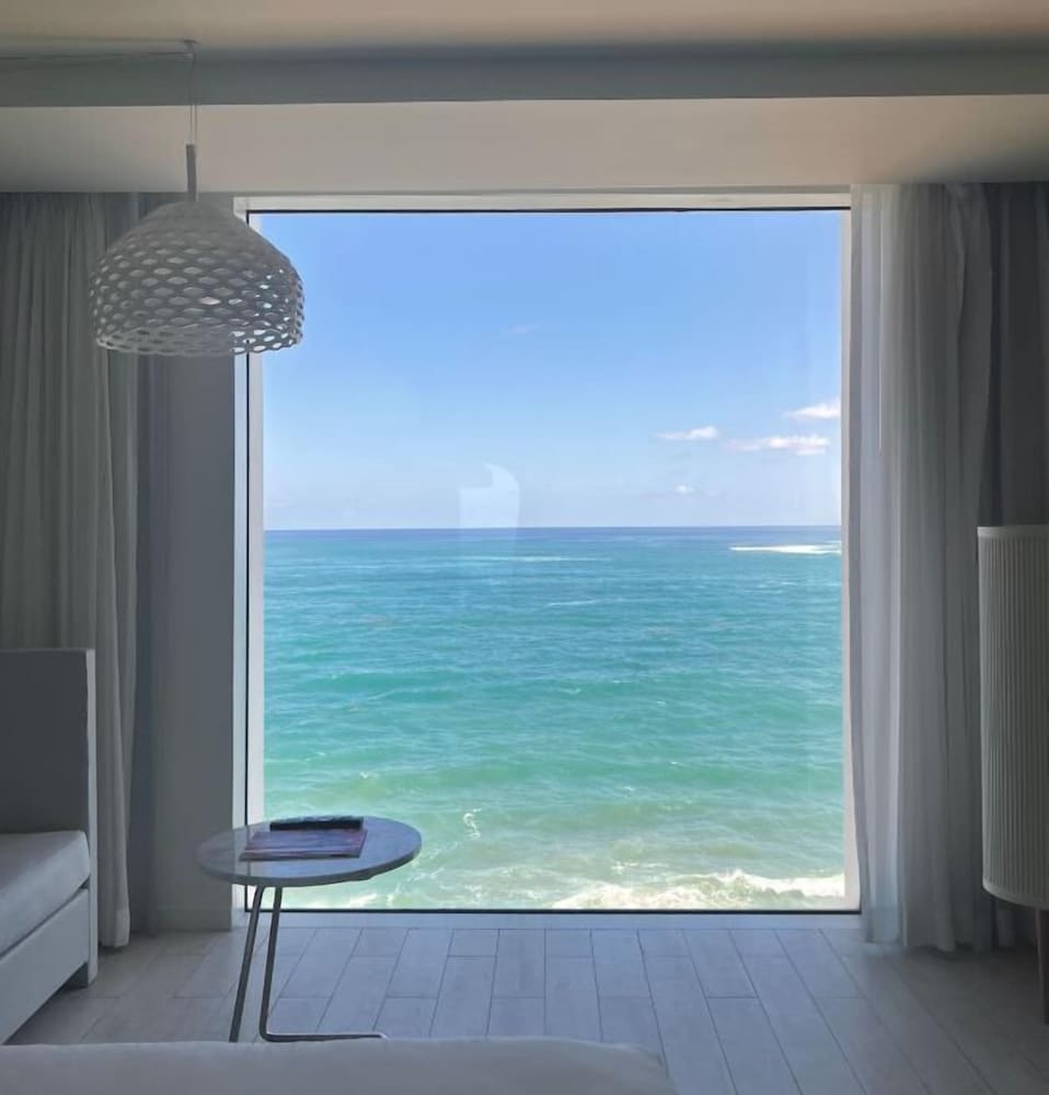 Premium Room, 1 King Bed (ocean)