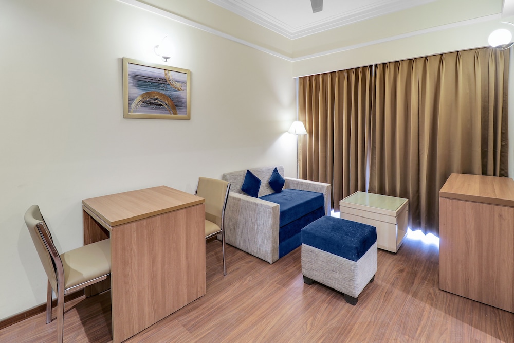 Deluxe Suite - Photo 6