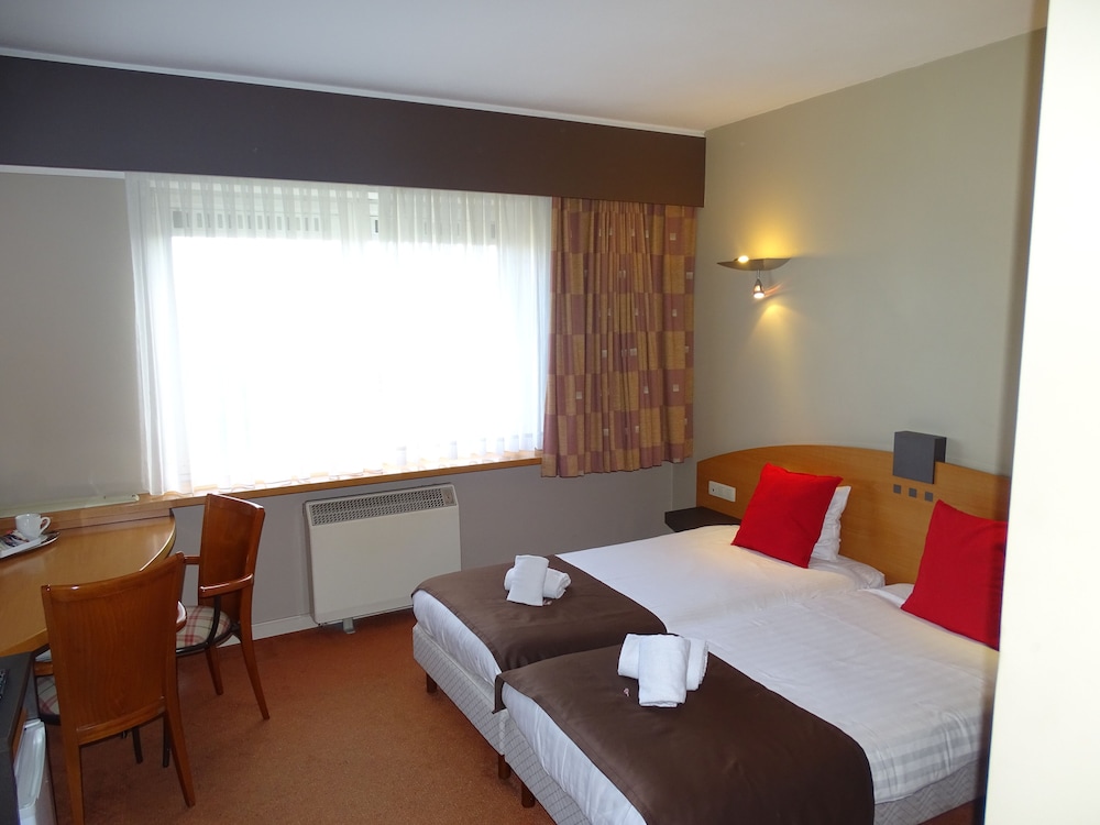 Executive Room Twin with daily cleaning - Photo 2