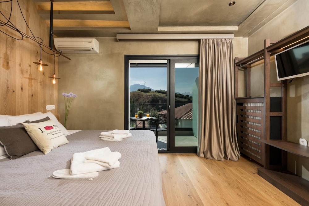The Superior Room Meteora View photo 3