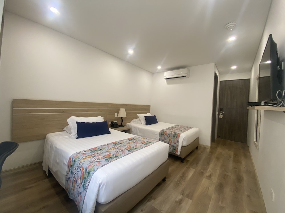 Standard Twin Room, Multiple Beds photo 1