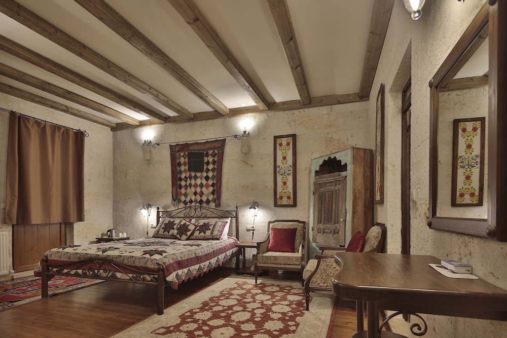 Deluxe Stone Room With Balcony photo 1