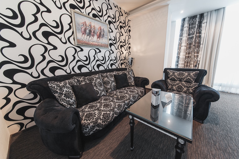 Business Suite photo 3