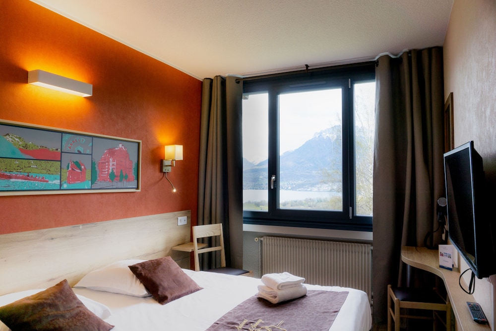 Standard Double Room, 2 Twin Beds, Lake View photo 1