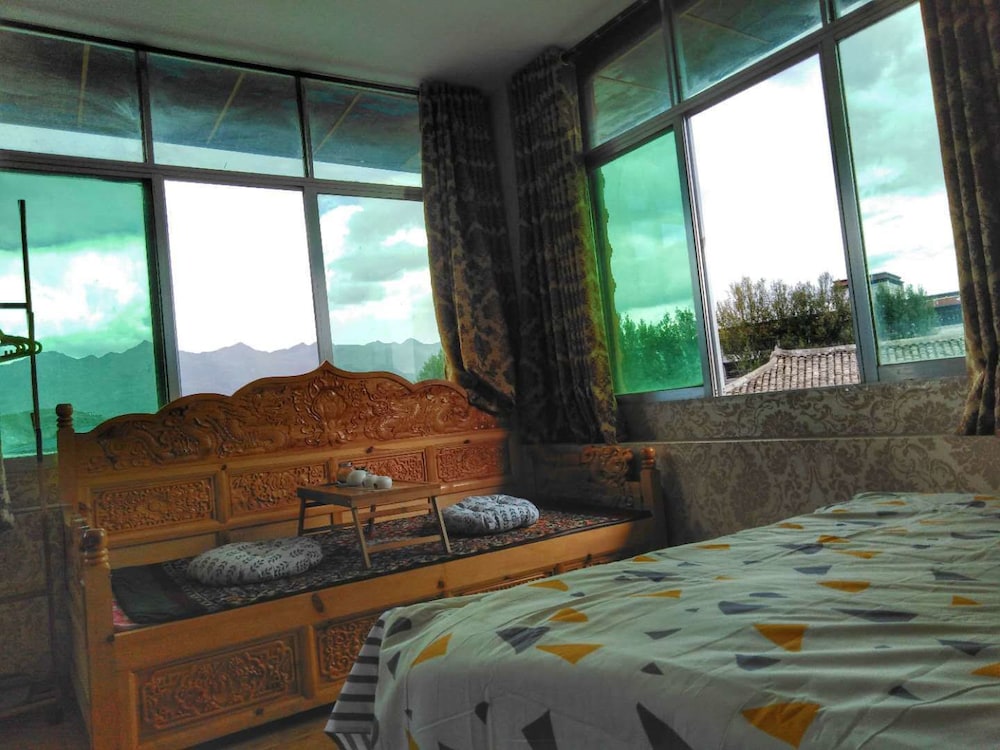 Deluxe Twin Room photo 3