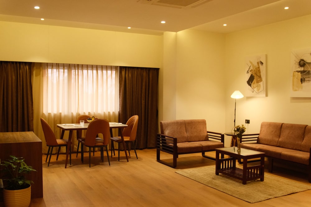 Premium Suite, City View