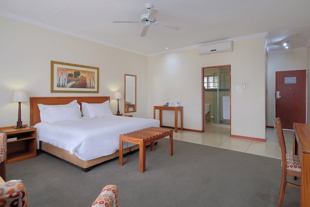 Chalet, 1 Double Bed, Golf View - Photo 6
