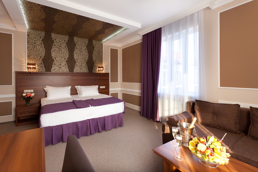 Premium Double or Twin Room photo 2
