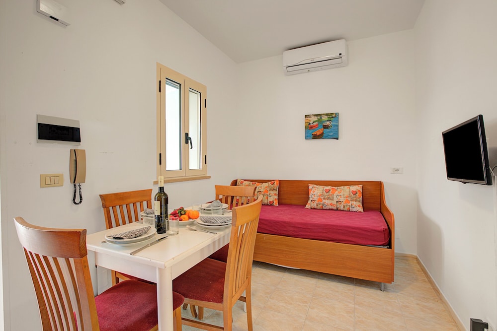 Family Apartment, Multiple Bedrooms (Stella Marina Apartment 6)