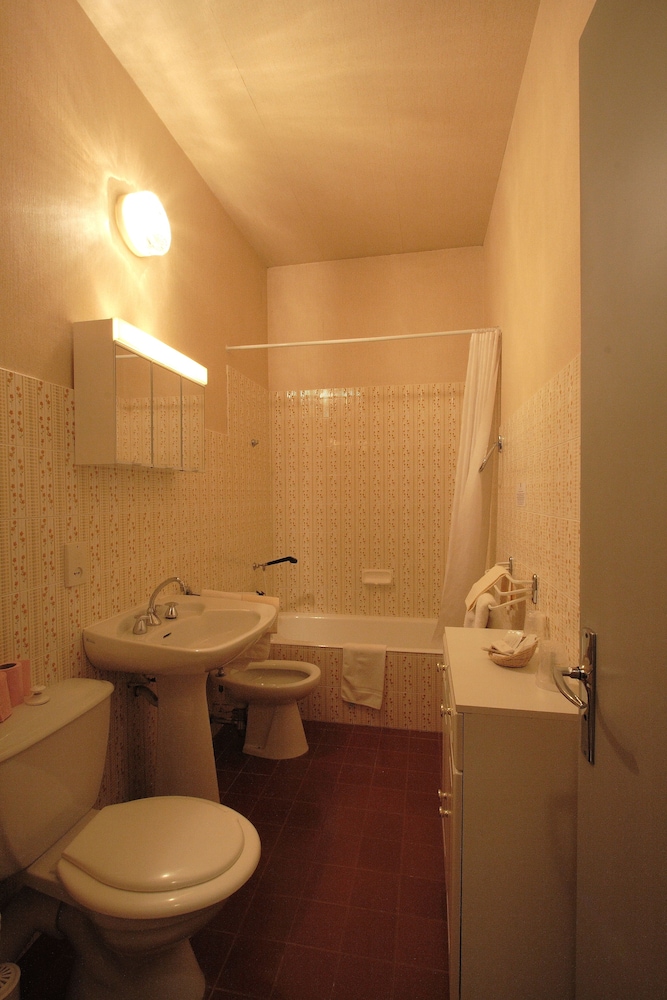 Economy Double Room photo 2