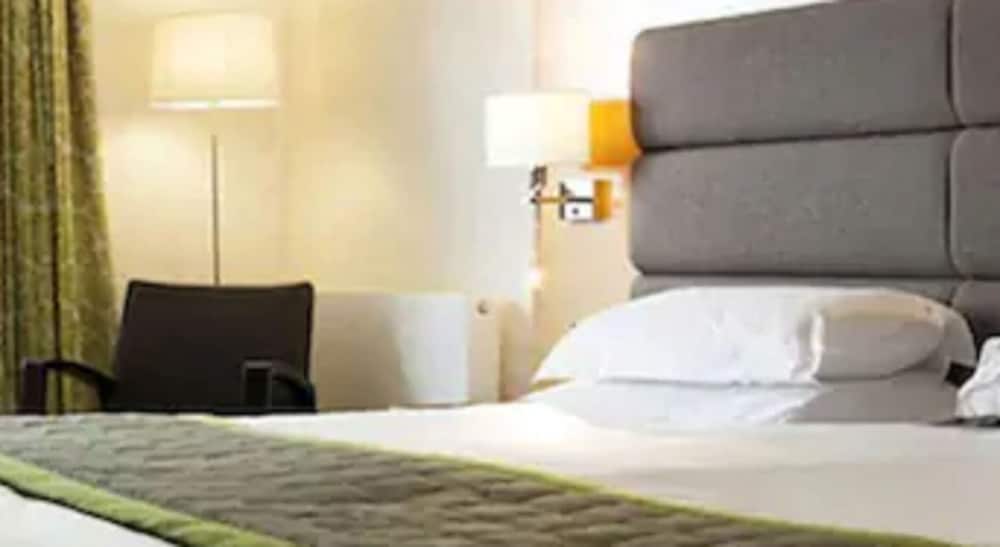 Standard Double or Twin Room photo 3