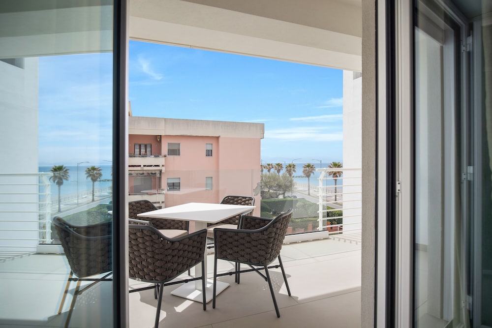 Family Suite, 2 Bedrooms, Balcony, Partial Sea View