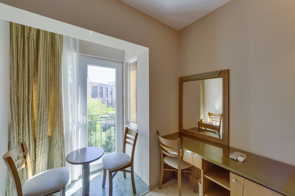 Economy Double or Twin Room photo 3