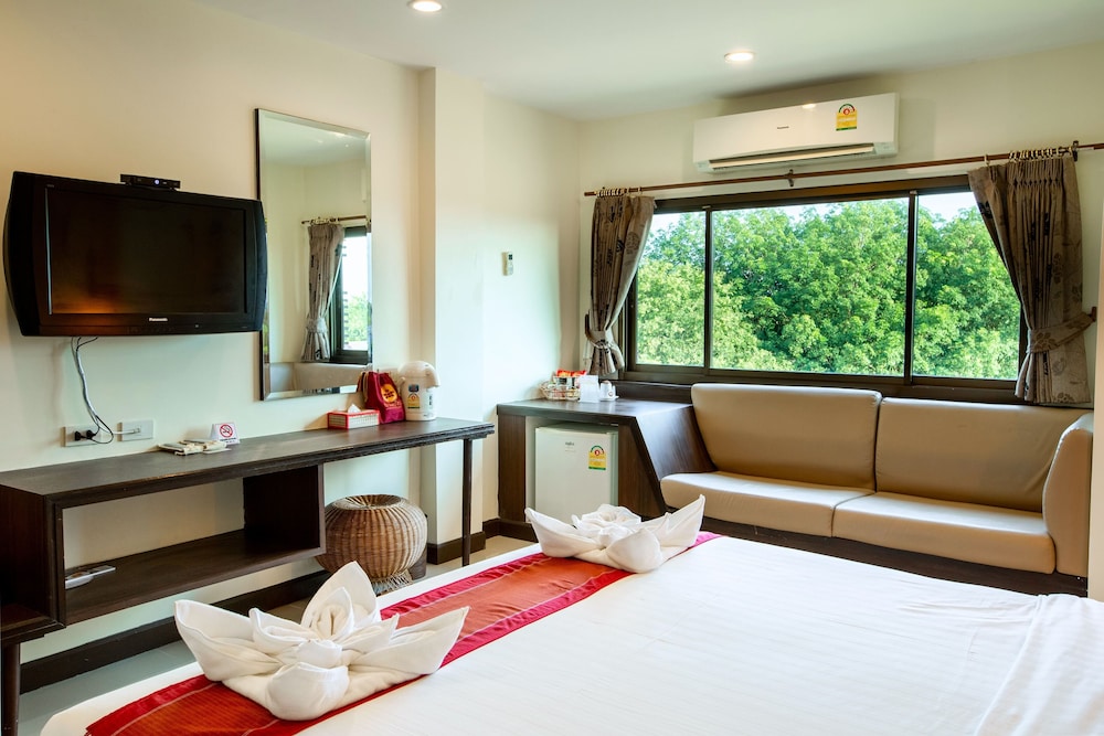 Superior King Room - Photo 7
