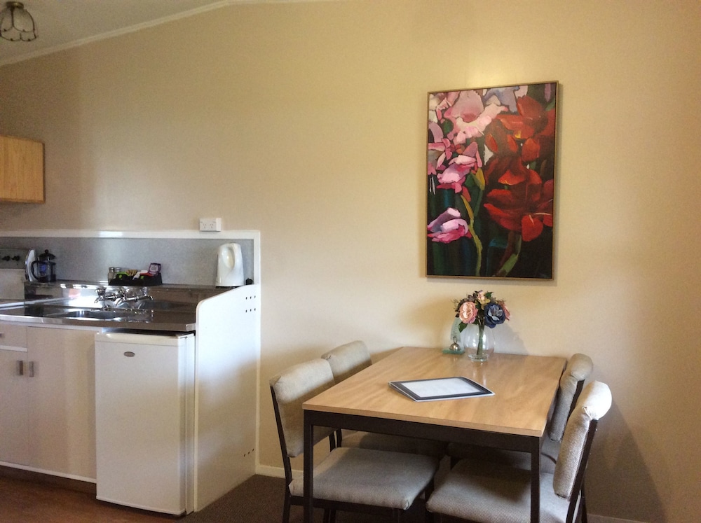 Family Suite, 1 Bedroom, Non Smoking, Kitchen (Family Unit) photo 3