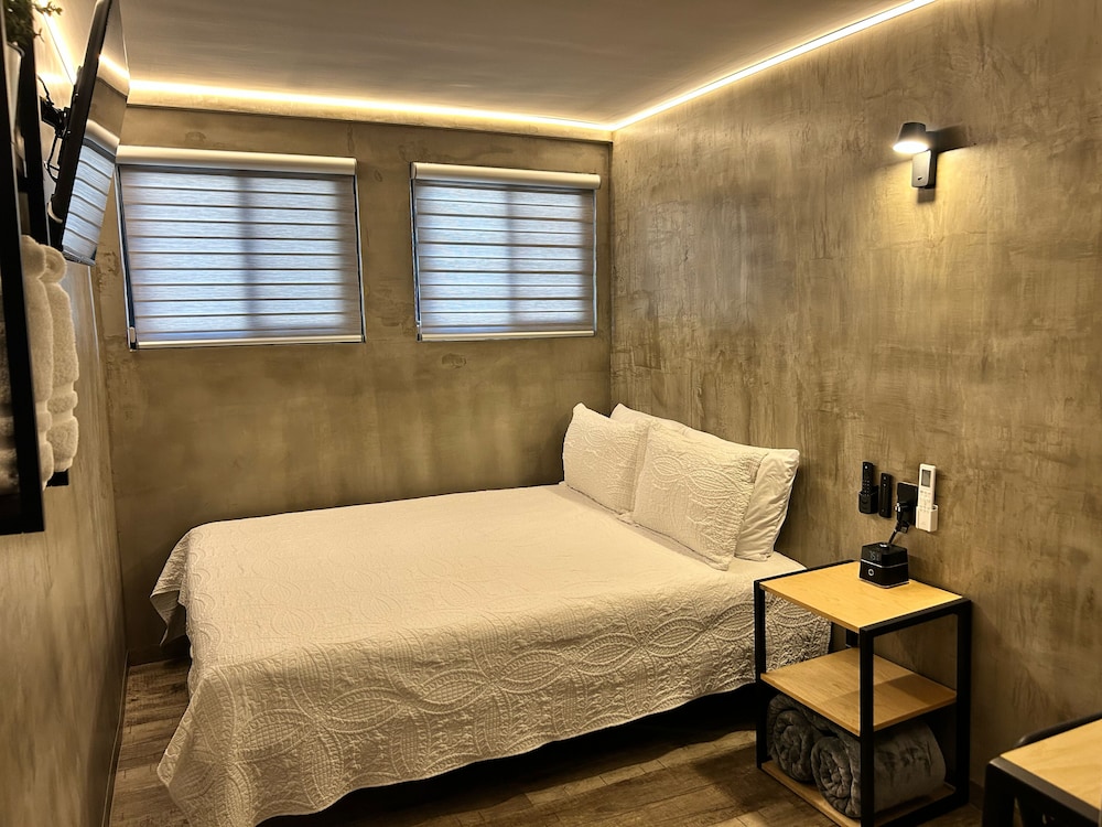 Superior Double Room, 2 Queen Beds, Patio