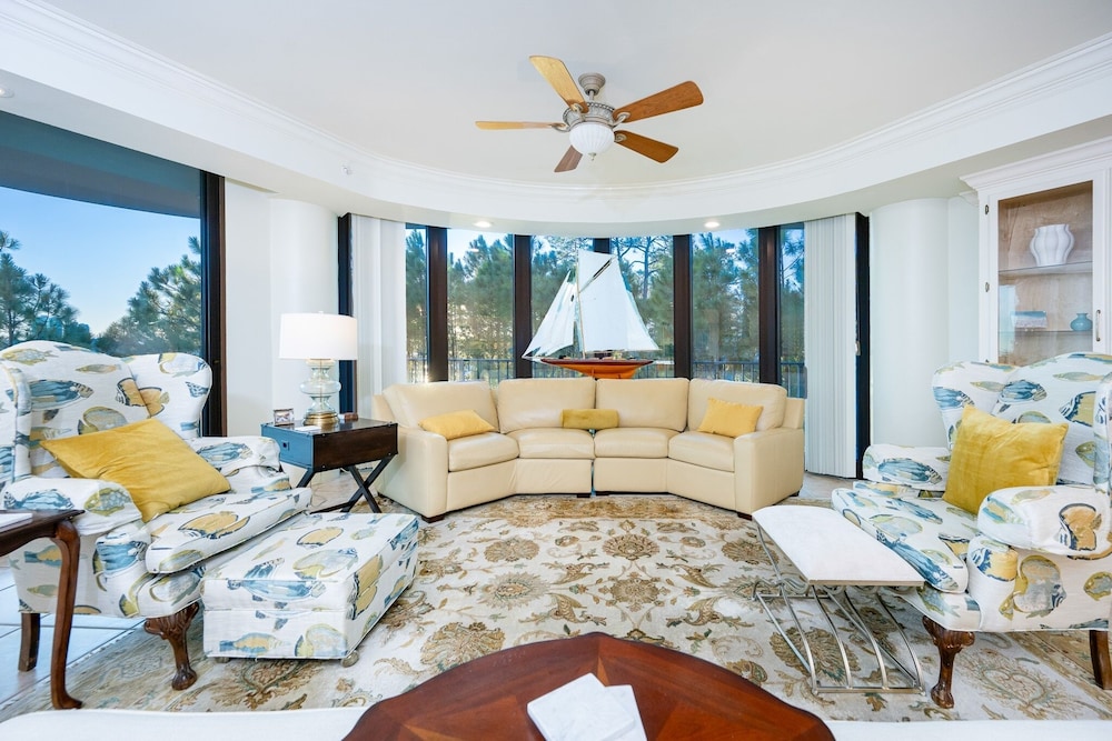 Condo, 3 Bedrooms