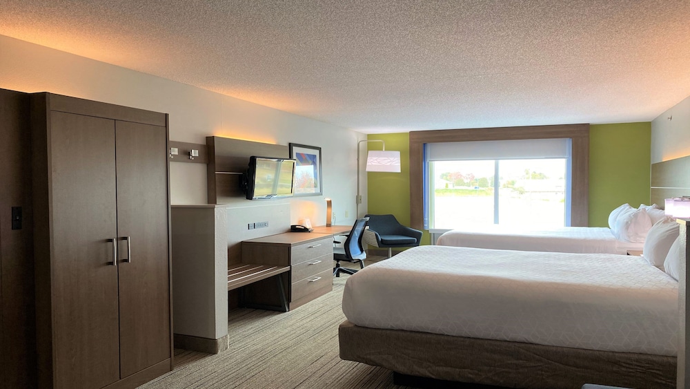 Suite, Multiple Beds - Photo 1