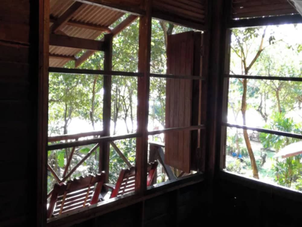 Basic Cabin, 1 King Bed, Sea View photo 3