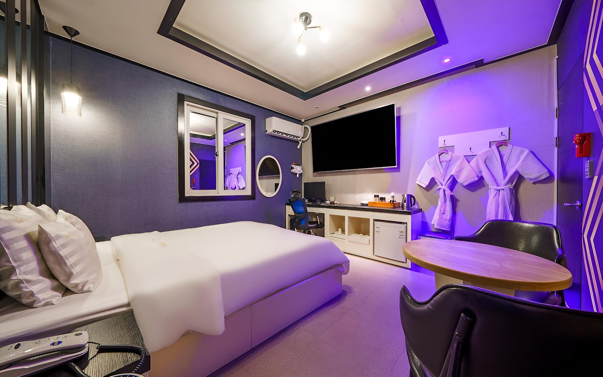Room (Standard - Netflix and Disney integra) - Photo 1