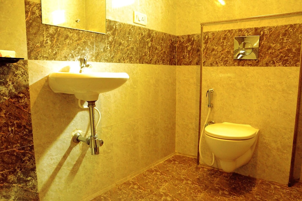 Deluxe Non AC Room - Photo 2