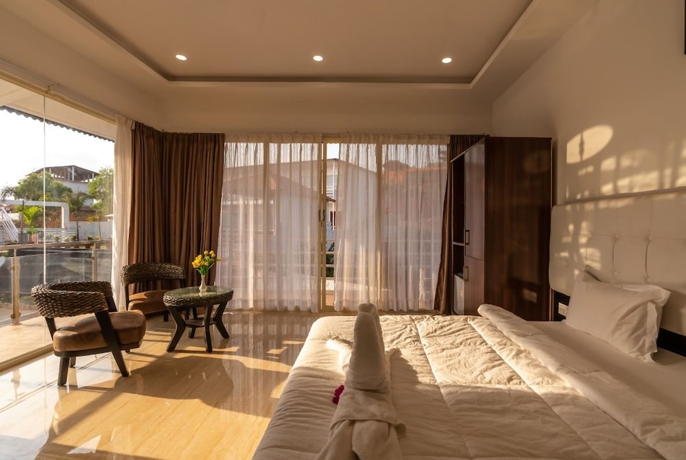 Deluxe Room, City View