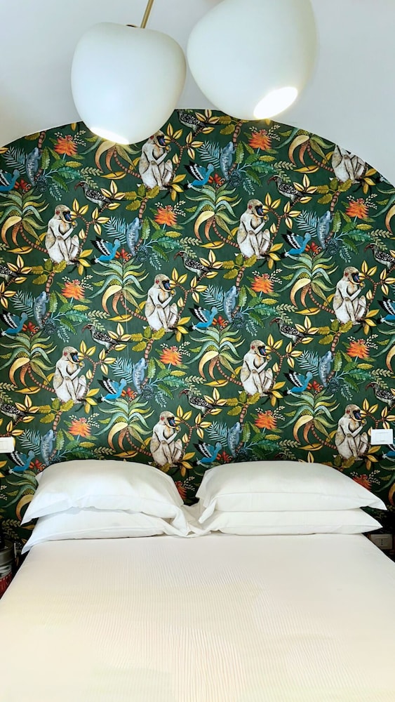 Standard Room WHITE