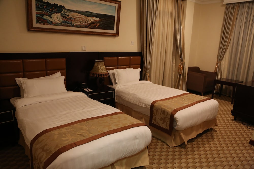 Comfort Twin Room, 2 Bedrooms, Non Smoking, City View photo 2