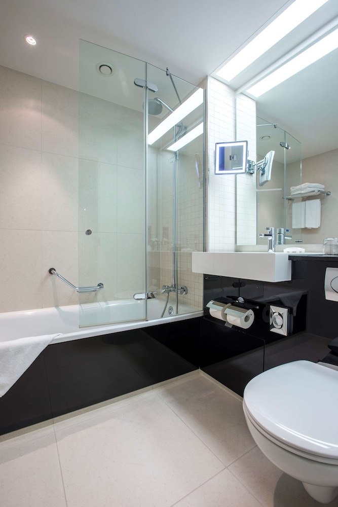 Superior Room, River View thumbnail 6