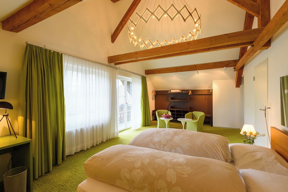 Junior Studio Suite, Garden View photo 3