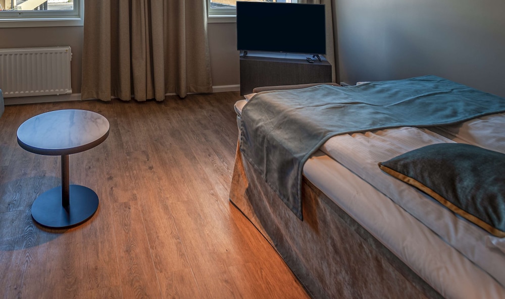 Family Room - Photo 2