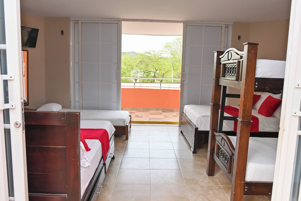 Family Twin Room, Multiple Beds, Mountain View photo 3